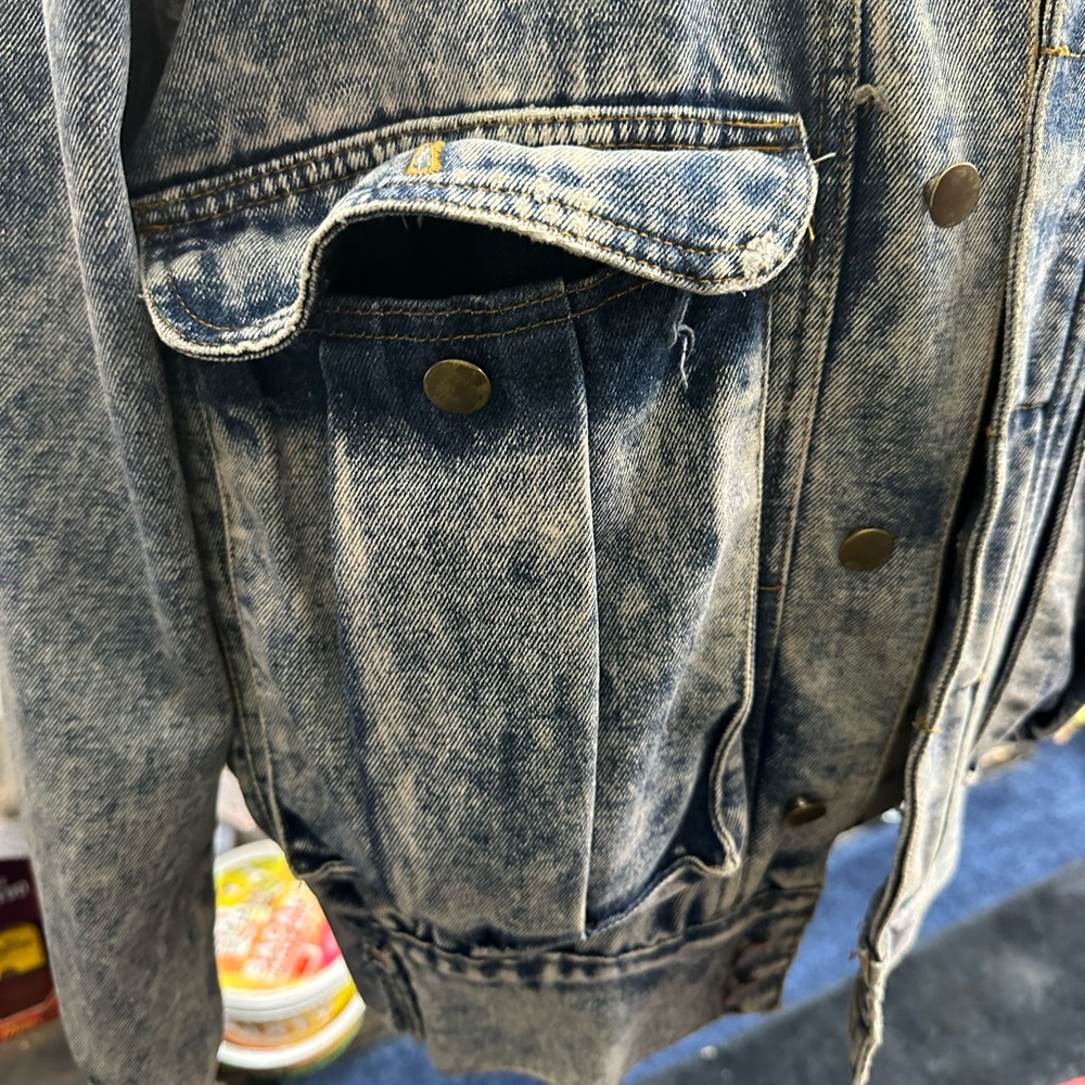 Jean jacket - Picture 10 of 14